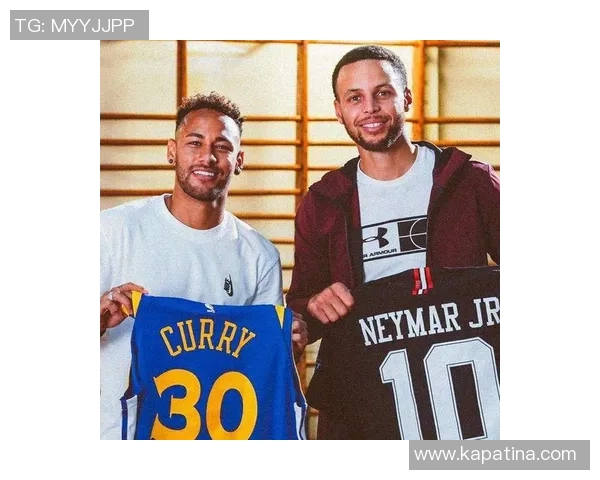 篮球巨星向足球名将请求签名 展现跨界体育友谊与尊敬